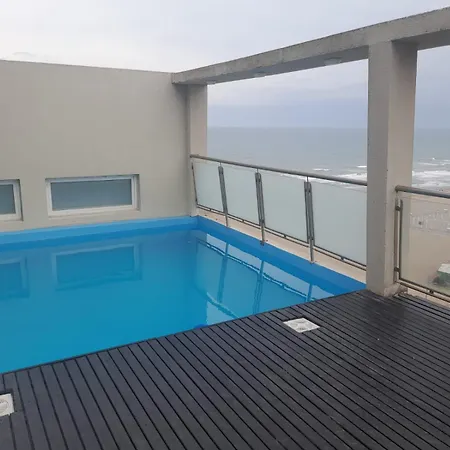 Departamento Vista Al Mar, Con Cochera Cubierta Y Pileta Necochea Exterior photo